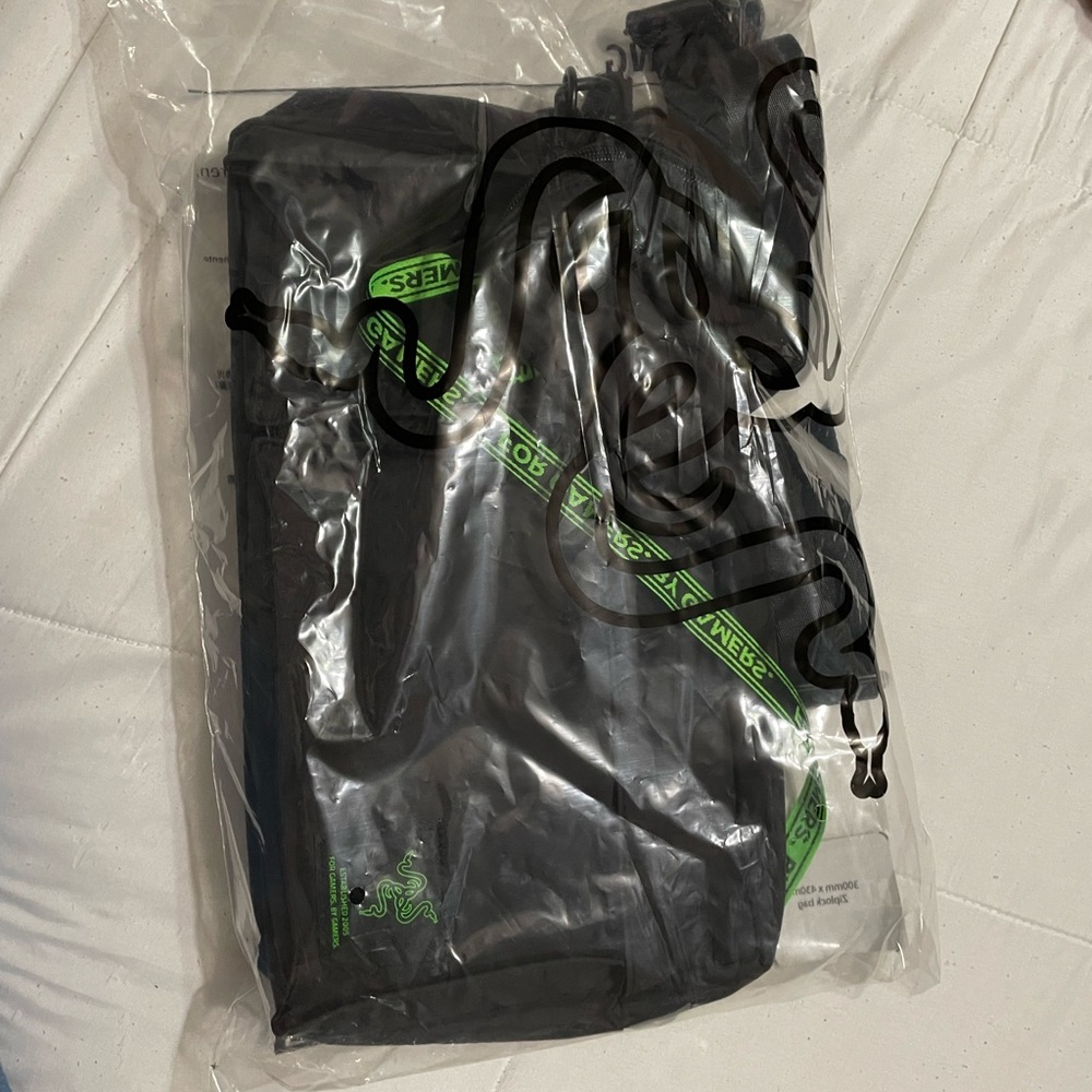 RAZER XANTHUS CROSSBODY BAG